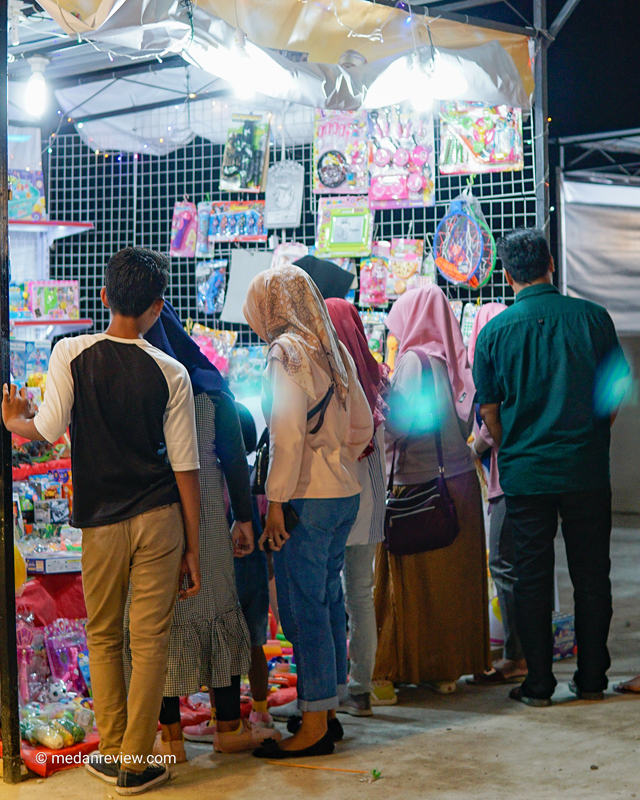 Mainan Anak-Anak di PRR Night Market Marelan